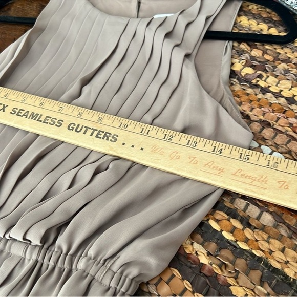 Jessica Simpson XSBrown and Yellow Pleated Dress - Picture 9 of 10